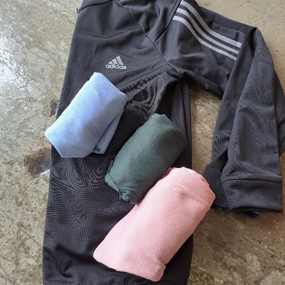 BOX's SMALL..BOX's... Medium BOX's Large ...Woman's shirts Pants...Dresses..etc - Picture 4 of 10